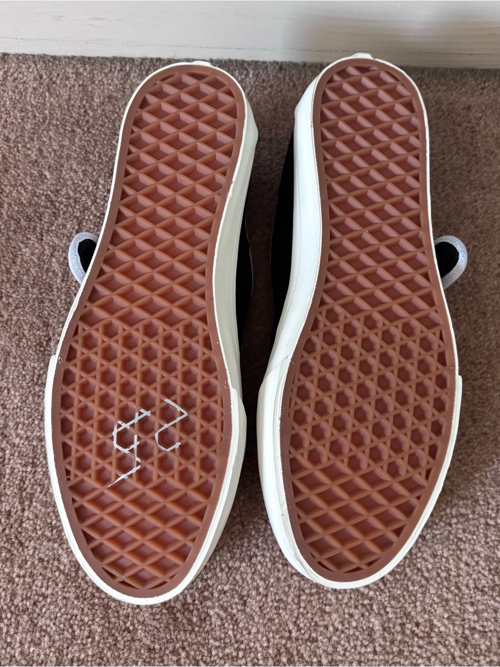 NEW Vans Mary Jane Black Canvas Skate Shoes Sneakers Women Size 7 Retro - Picture 5 of 6